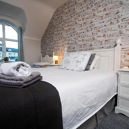 Red Hugh's Hideout - Luxury 2 Bedroom Penthouse With Beach Views Bundoran
