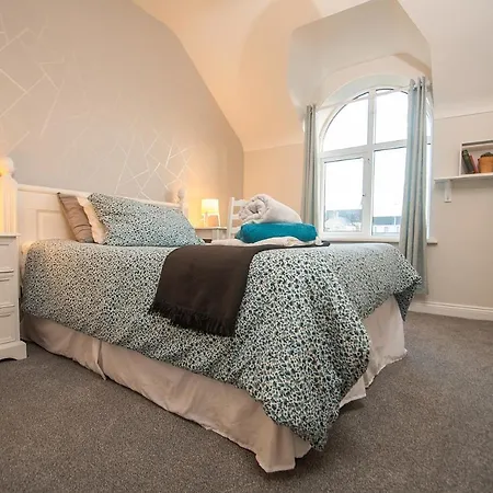 Red Hugh's Hideout - Luxury 2 Bedroom Penthouse With Beach Views Lejlighed