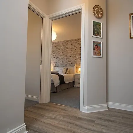 Red Hugh's Hideout - Luxury 2 Bedroom Penthouse With Beach Views Lejlighed *